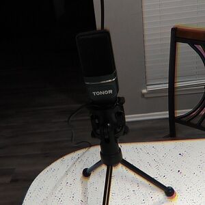 NOR Black Sleek Condenser Microphone with Tripod